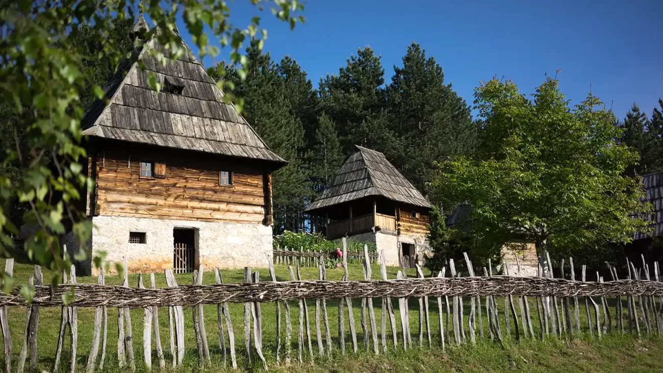 Brvnare Starog sela Sirogojno