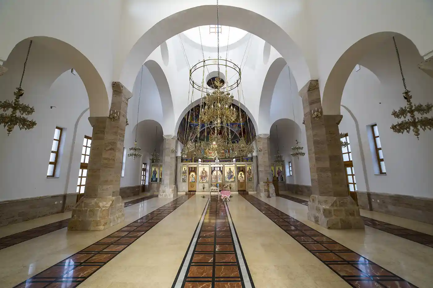 Unutrašnjost crkve na Zlatiboru